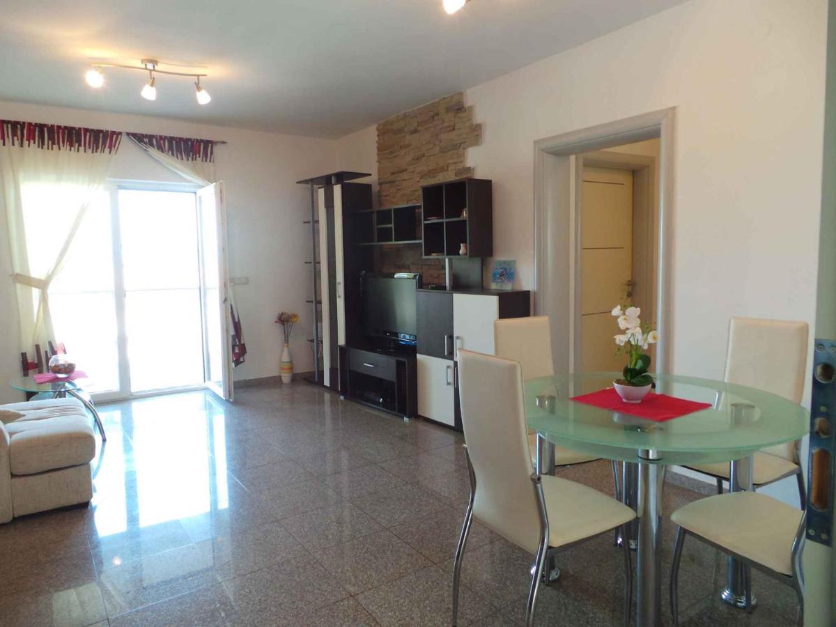 Holiday Home In Malinska/Insel Krk 13031 Luaran gambar
